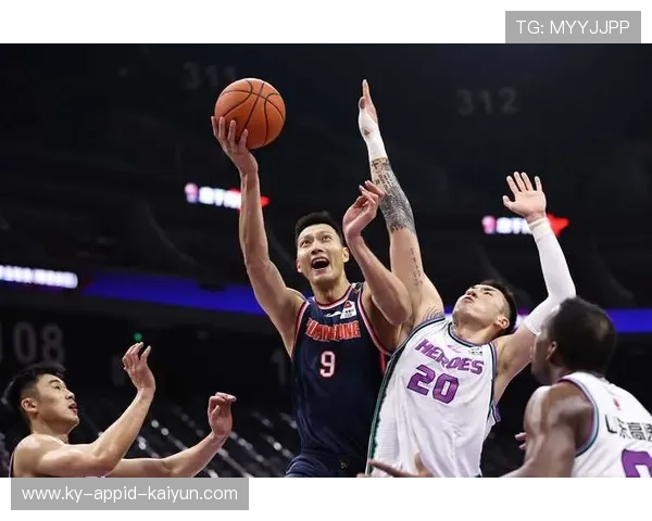 黑色风暴席卷CBA足球设计 引领极简美学革命潮流